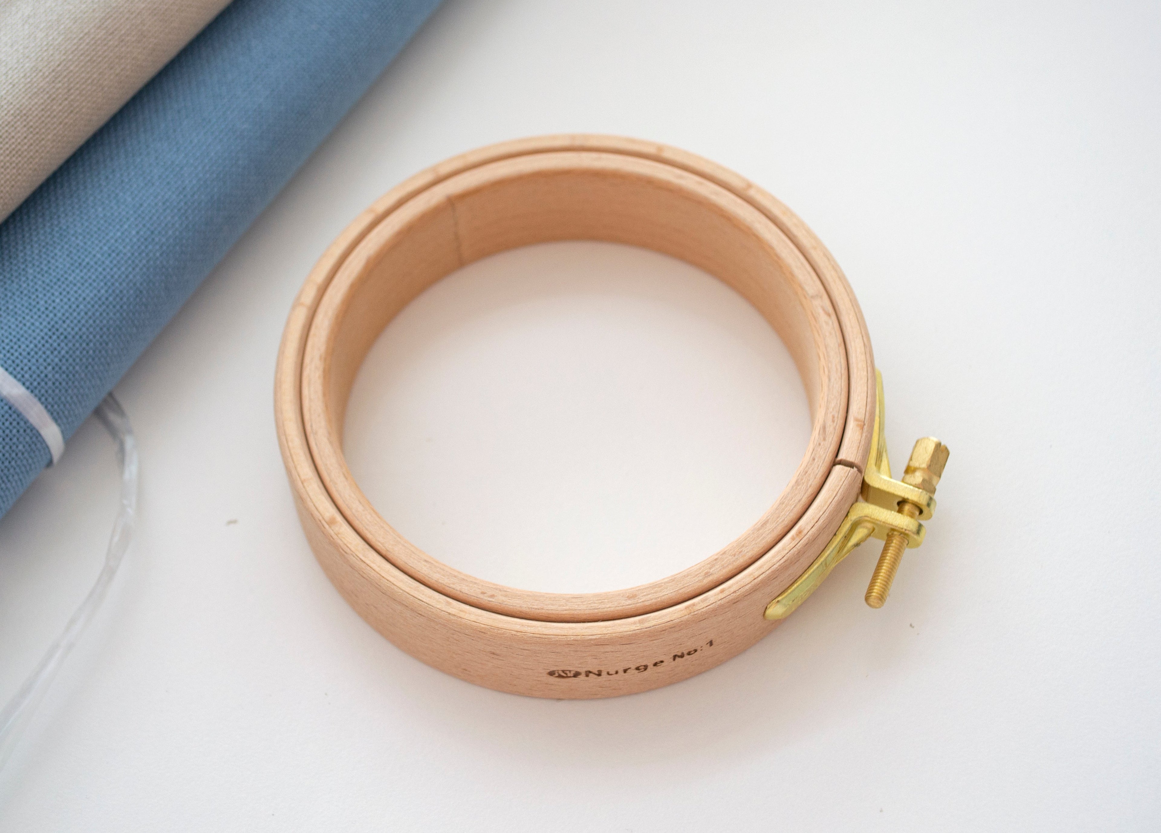 Nurge 24 mm Wooden Embroidery Hoop: A Sturdy Companion for Exquisite Stitching