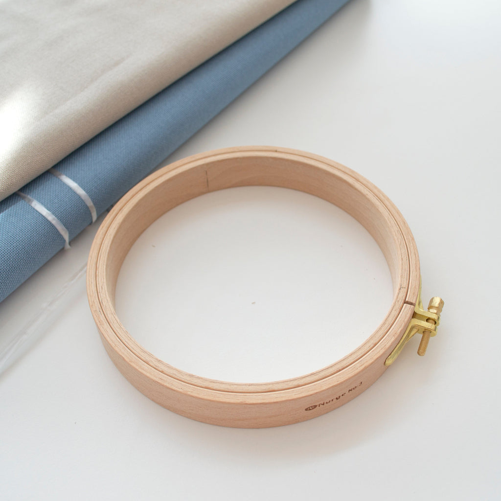 Nurge 24 mm Wooden Embroidery Hoop: A Sturdy Companion for Exquisite Stitching