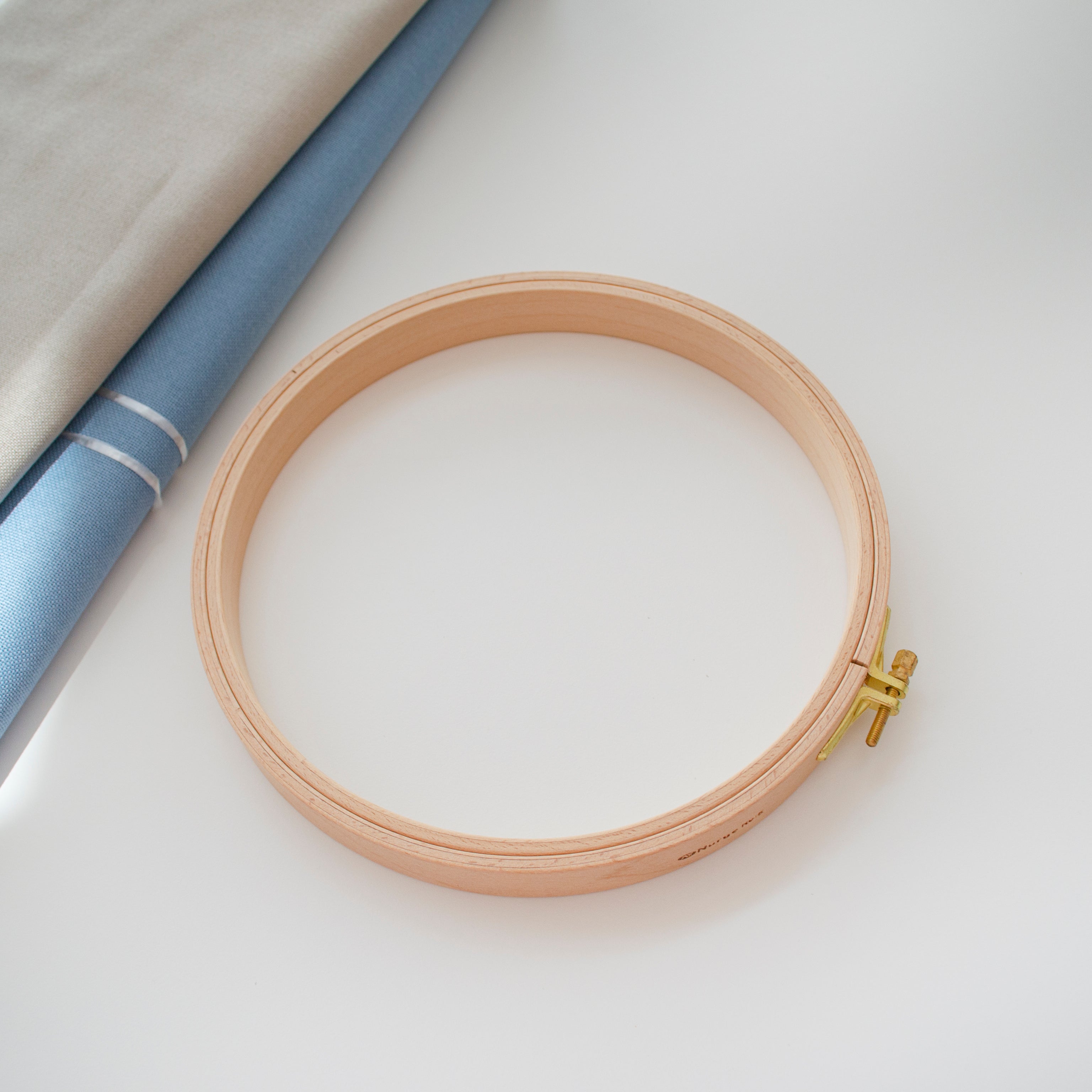 Nurge 24 mm Wooden Embroidery Hoop: A Sturdy Companion for Exquisite Stitching