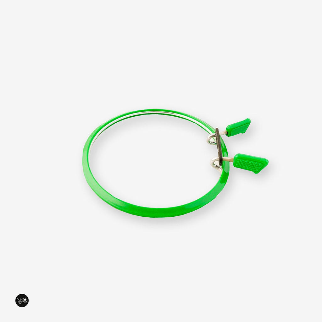Nurge 160 Flexible Hoop in Green: Your Perfect Ally for Impeccable Embroidery Projects