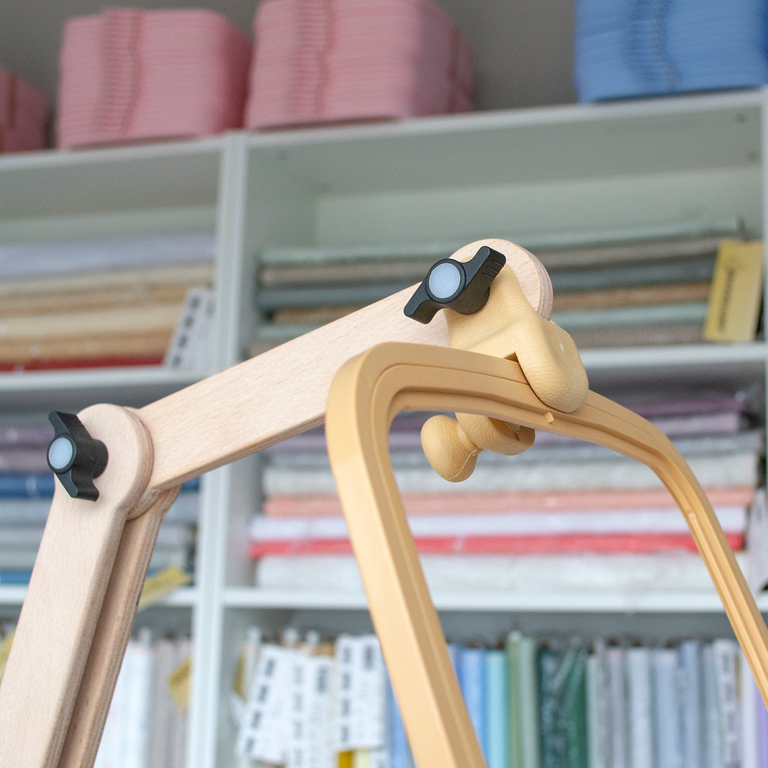 Nurge 190-5 Frame Stand: An Adjustable Embroidery Essential