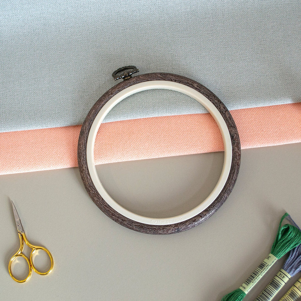 Nurge Hoop-Frame: Perfect Tension for Your Embroidery & Stylish Décor