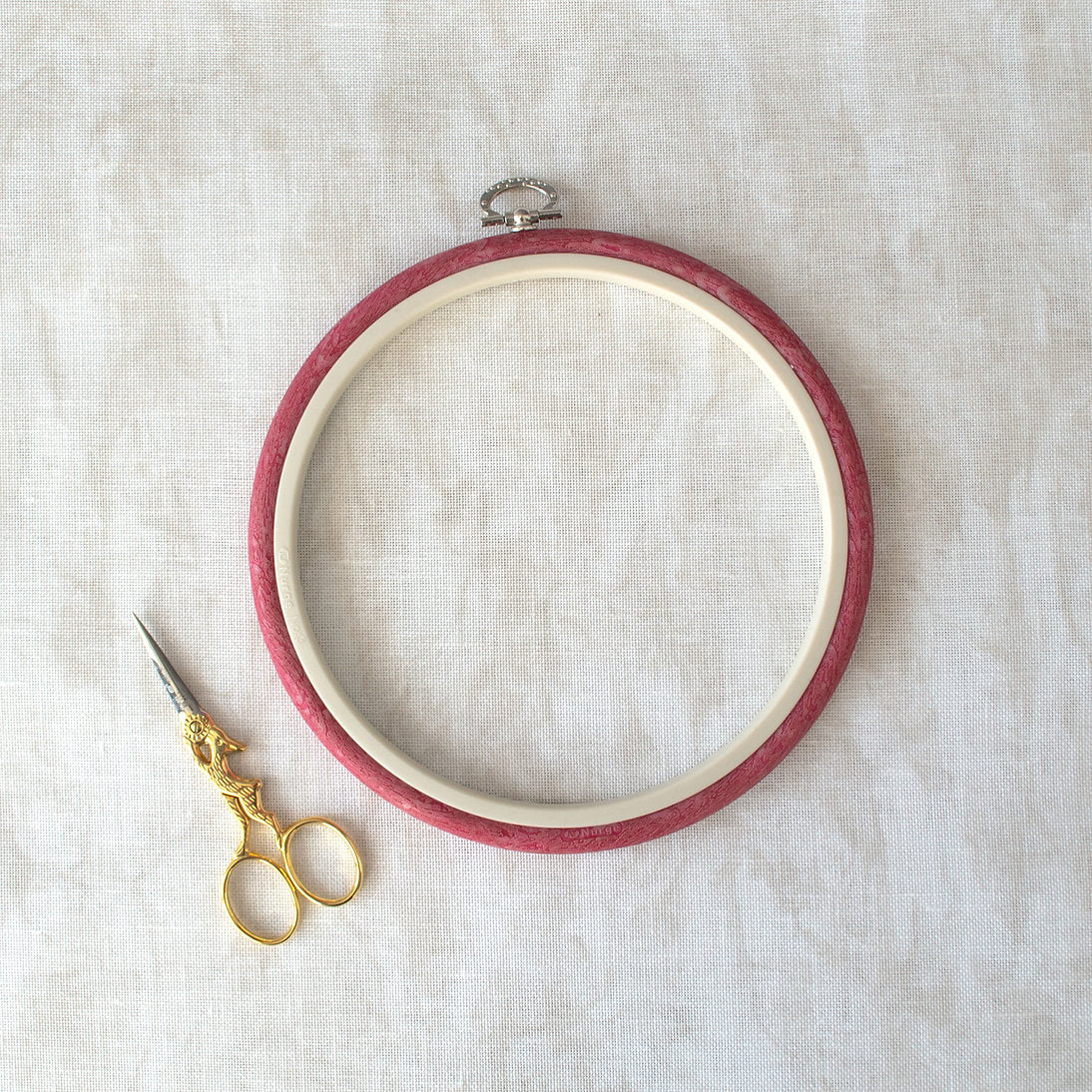 Nurge Red Hoop-Frame: The Perfect Blend of Functionality and Style for Your Embroidery