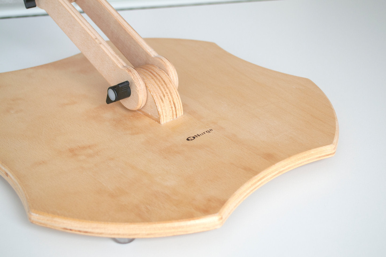 Nurge 190-5 Frame Stand: An Adjustable Embroidery Essential