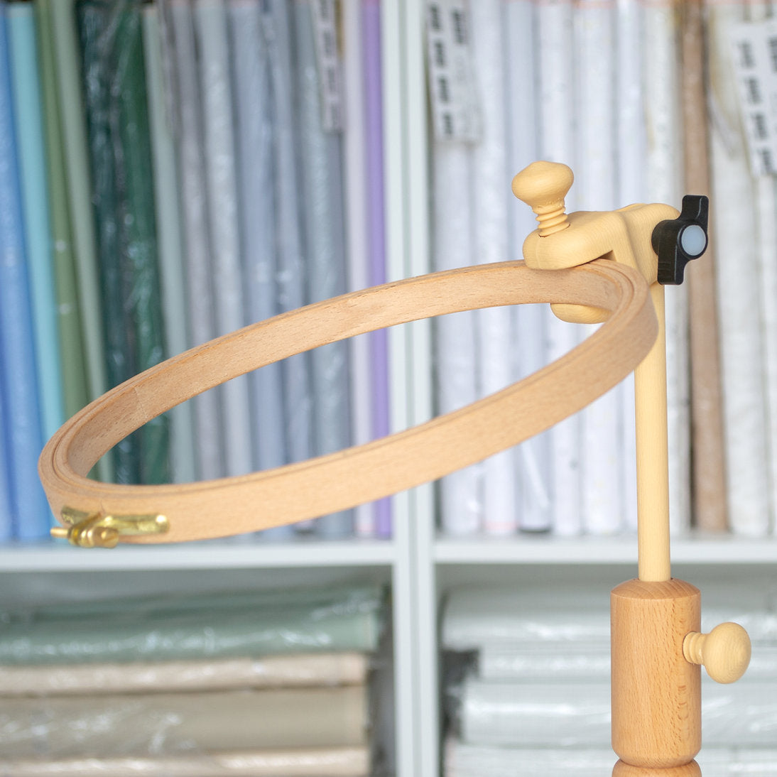 Nurge 190-1 Adjustable Table Stand: Comfort and Quality for Embroidery