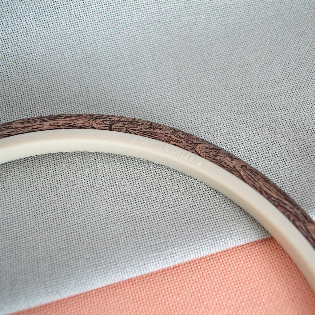 Nurge Hoop-Frame: Perfect Tension for Your Embroidery & Stylish Décor