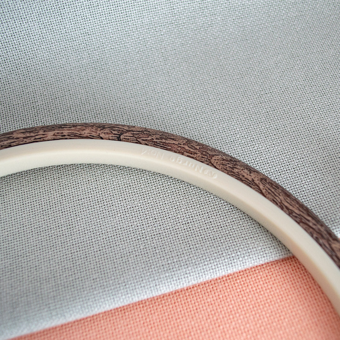 Nurge Hoop-Frame: Perfect Tension for Your Embroidery & Stylish Décor