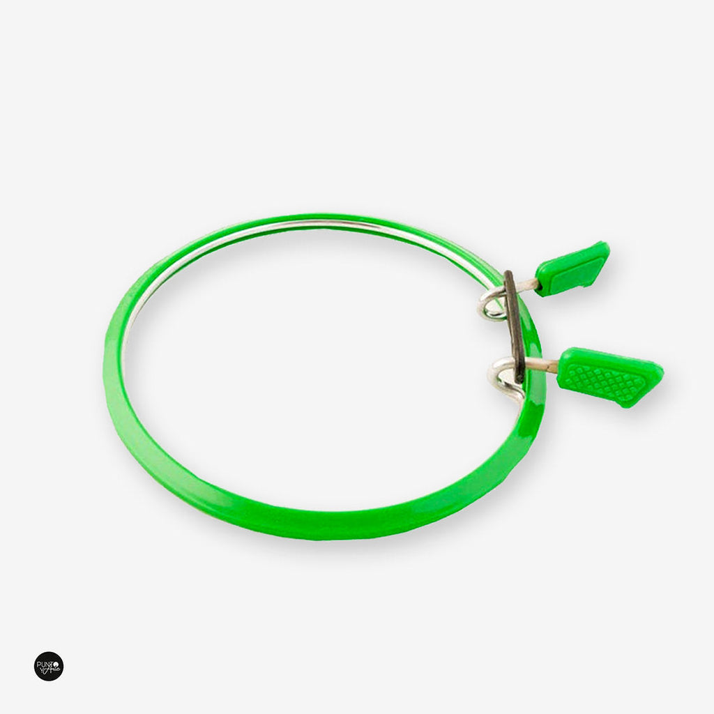 Nurge 160 Flexible Hoop in Green: Your Perfect Ally for Impeccable Embroidery Projects