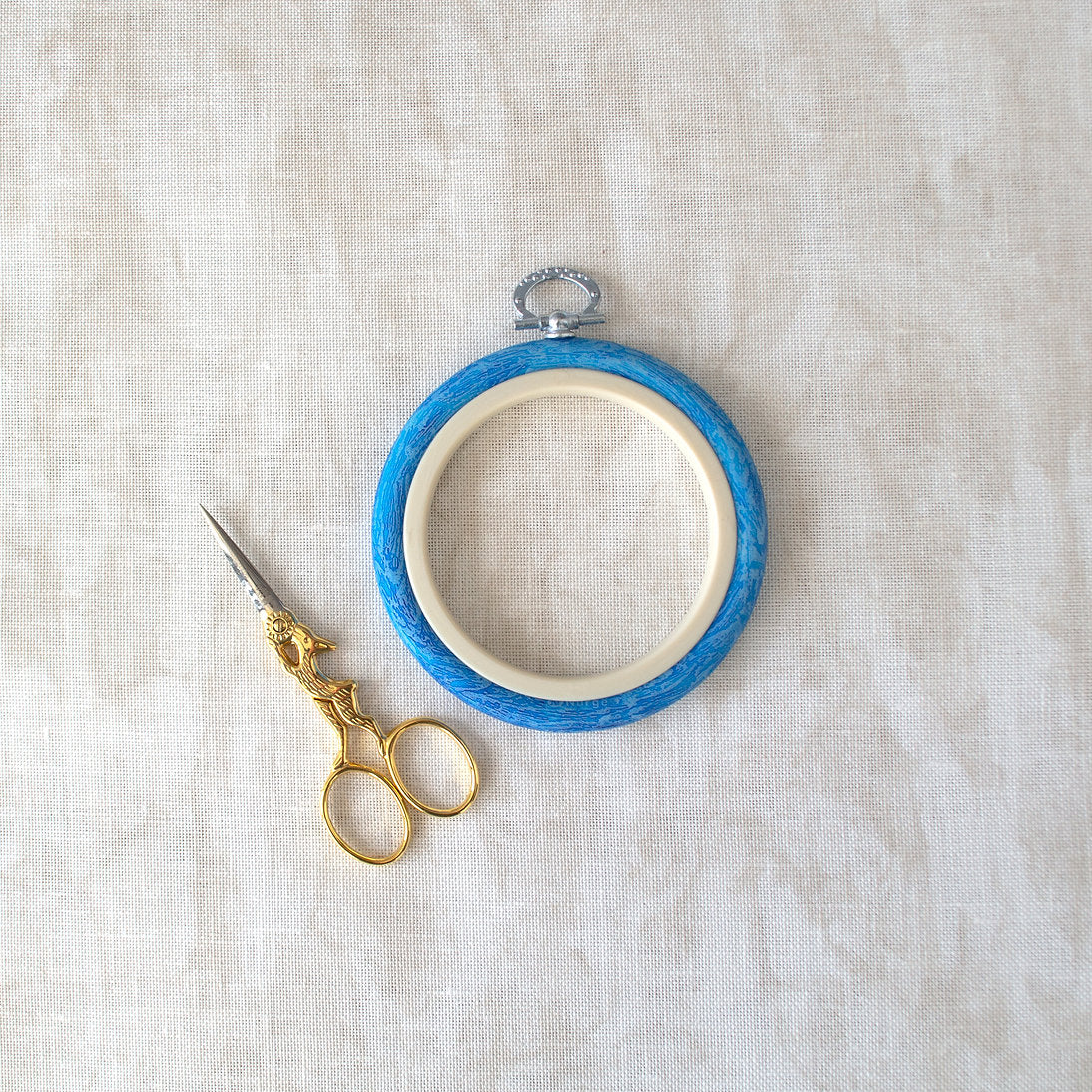 Nurge Blue Hoop-Frame: Your Elegant, All-in-One Solution for Embroidery and Display