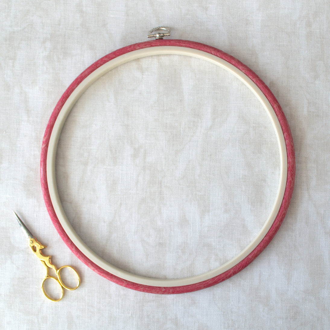 Nurge Red Hoop-Frame: The Perfect Blend of Functionality and Style for Your Embroidery