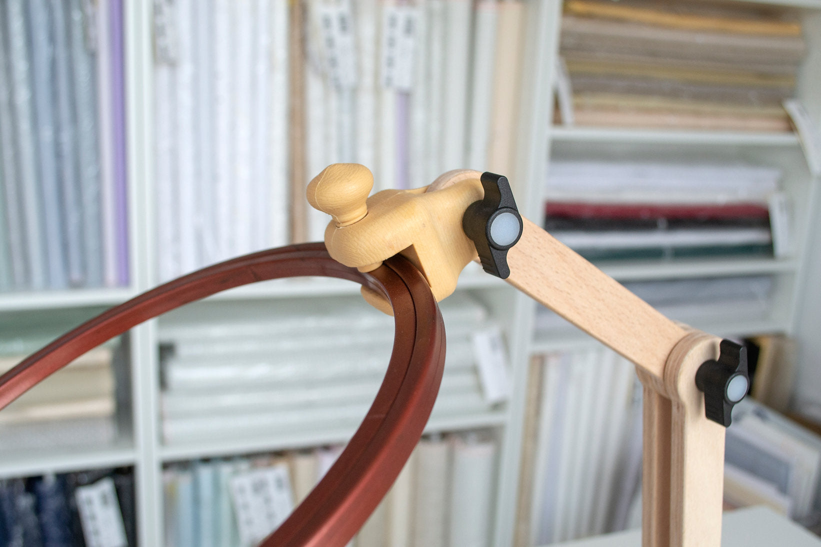 Nurge 190-4 Frame Stand – Comfort and Quality for Embroidery