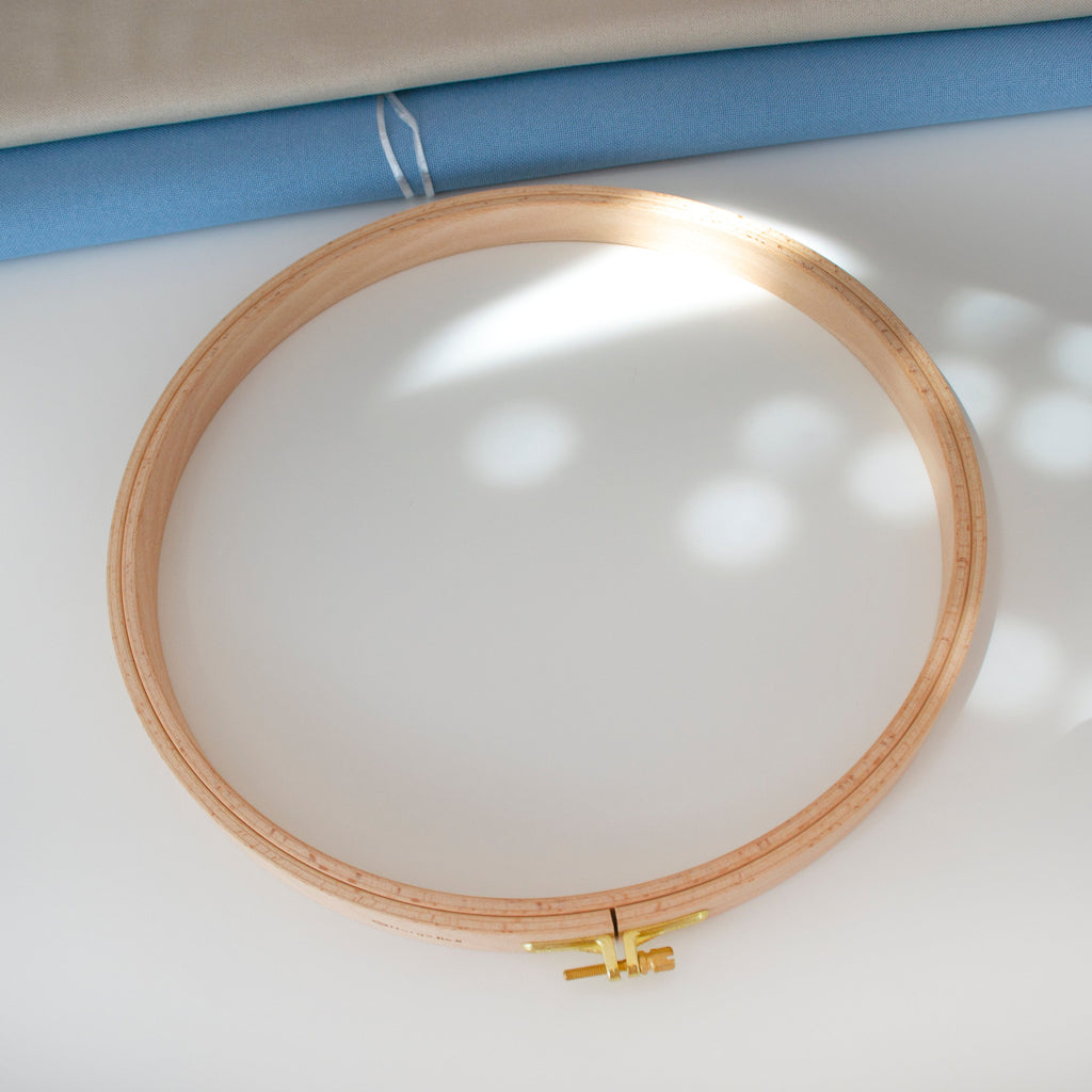 Nurge 24 mm Wooden Embroidery Hoop: A Sturdy Companion for Exquisite Stitching
