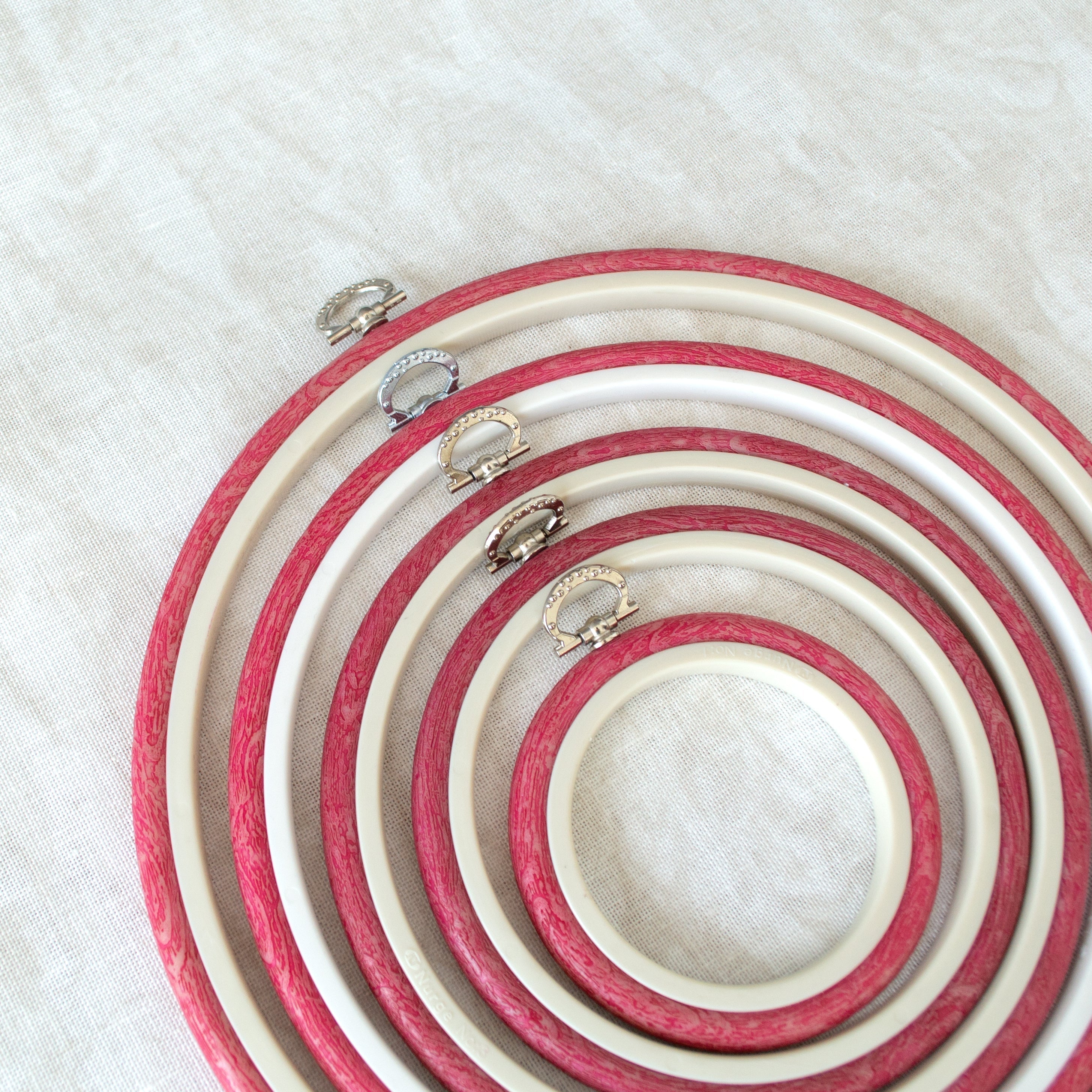 Nurge Red Hoop-Frame: The Perfect Blend of Functionality and Style for Your Embroidery