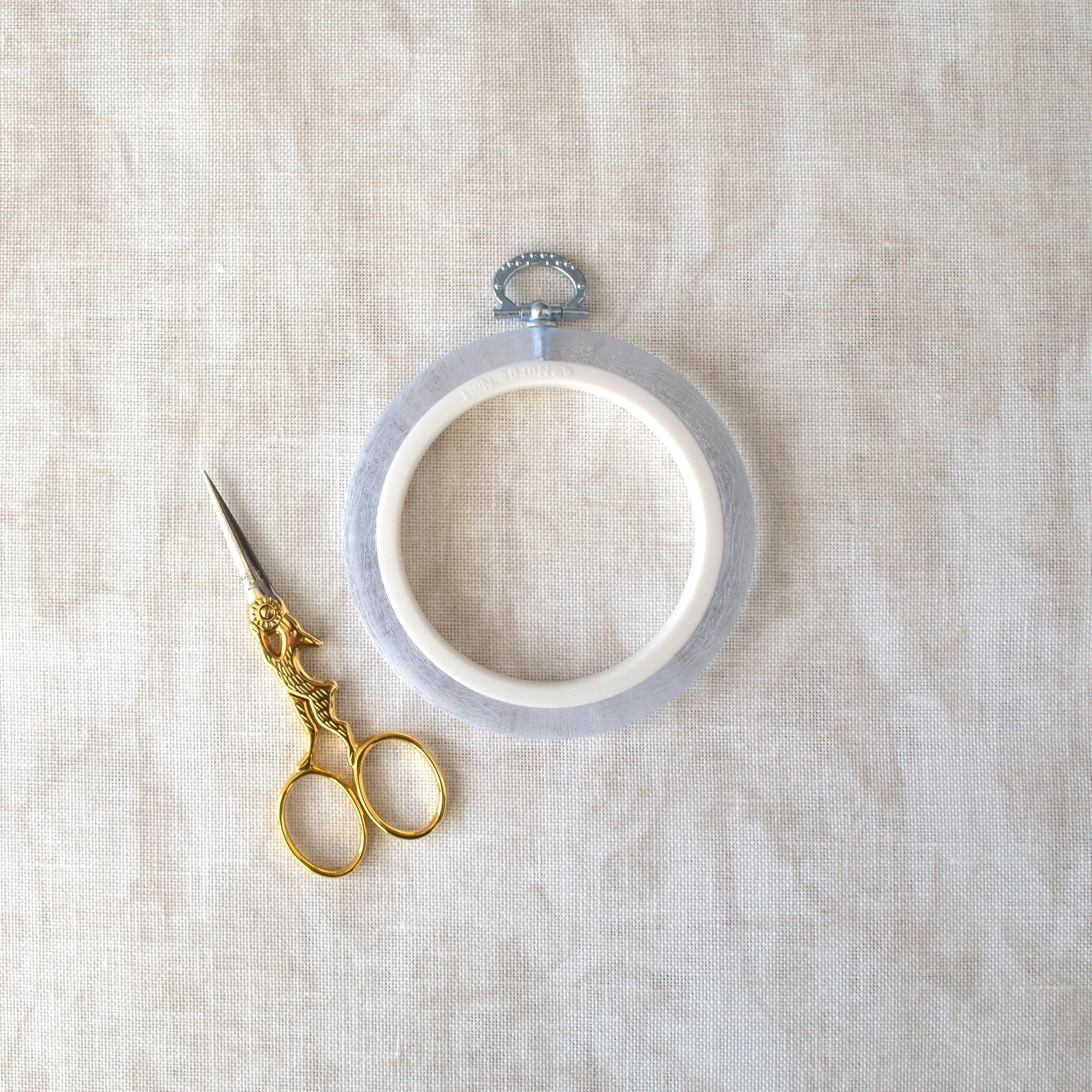 Nurge Clear Hoop-Frame: Versatility and Elegance for Your Embroidery Projects