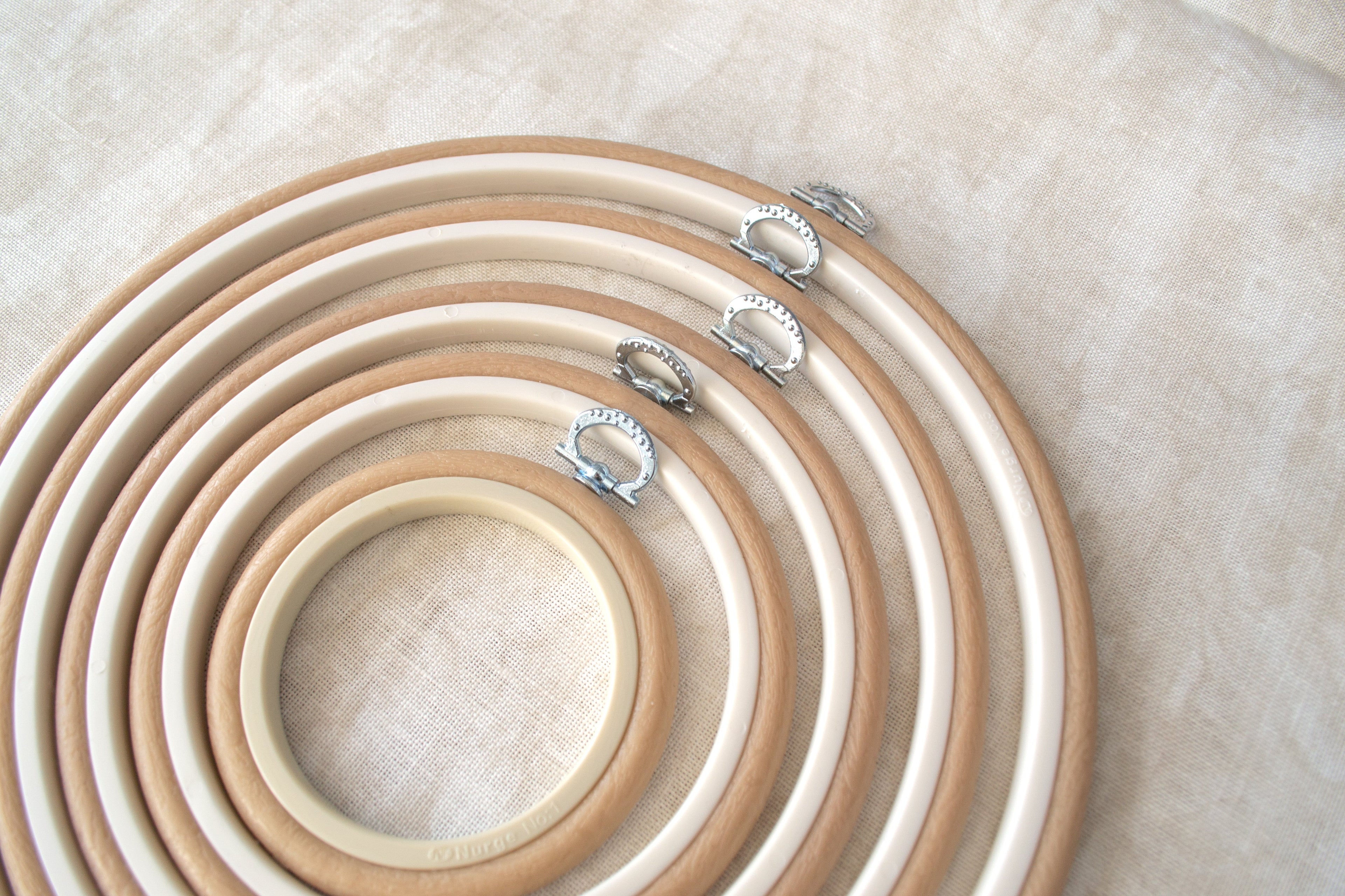 Nurge Beige Hoop-Frame: A Classic Touch for Your Embroidered Creations