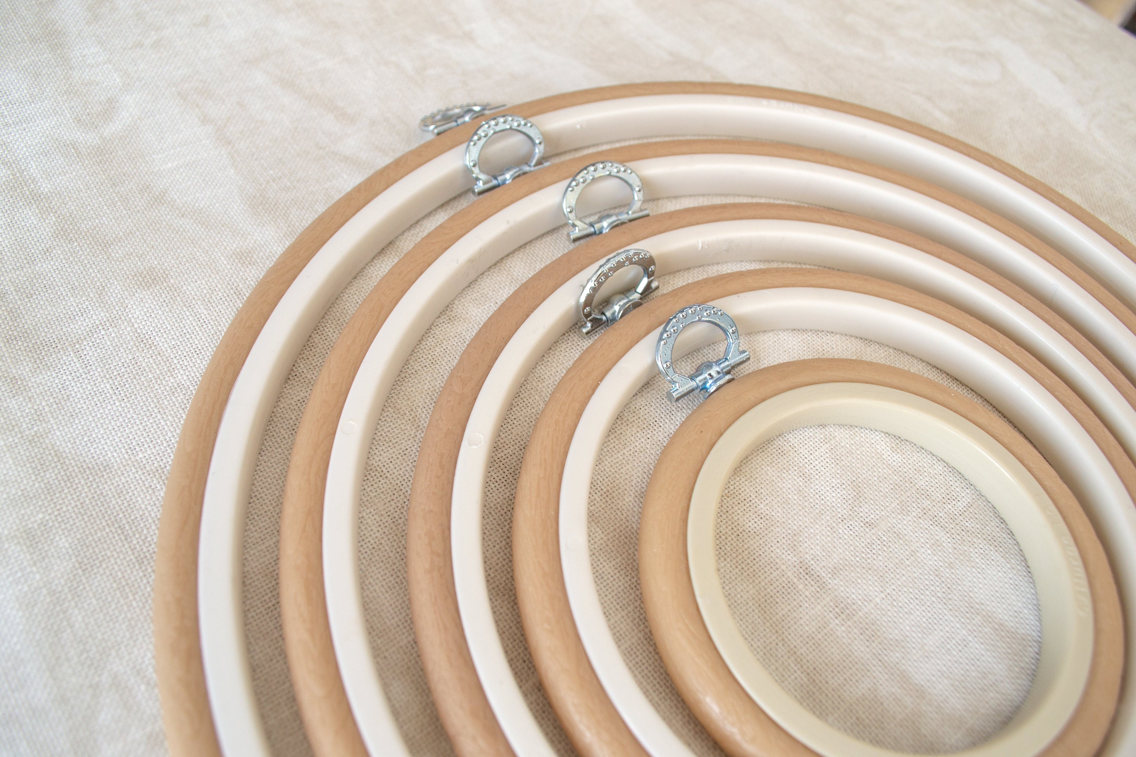 Nurge Beige Hoop-Frame: A Classic Touch for Your Embroidered Creations