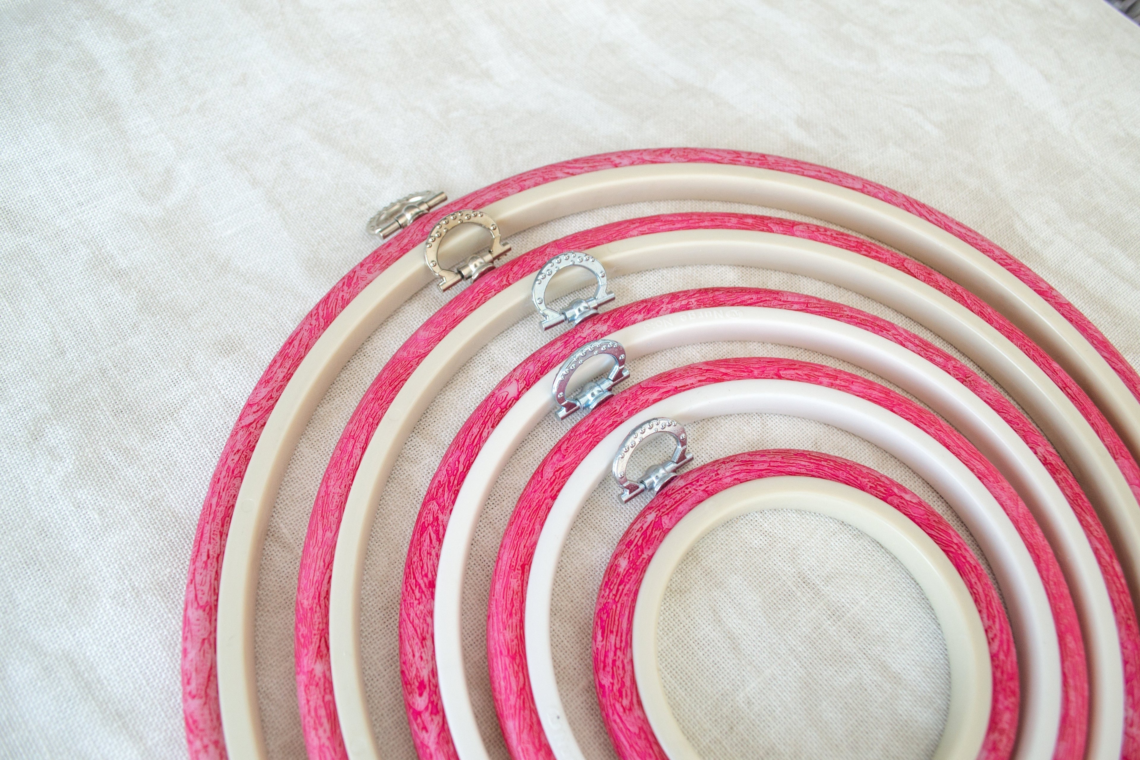 Nurge Pink Hoop-Frame: A Delicate Touch for Your Embroidery and Décor