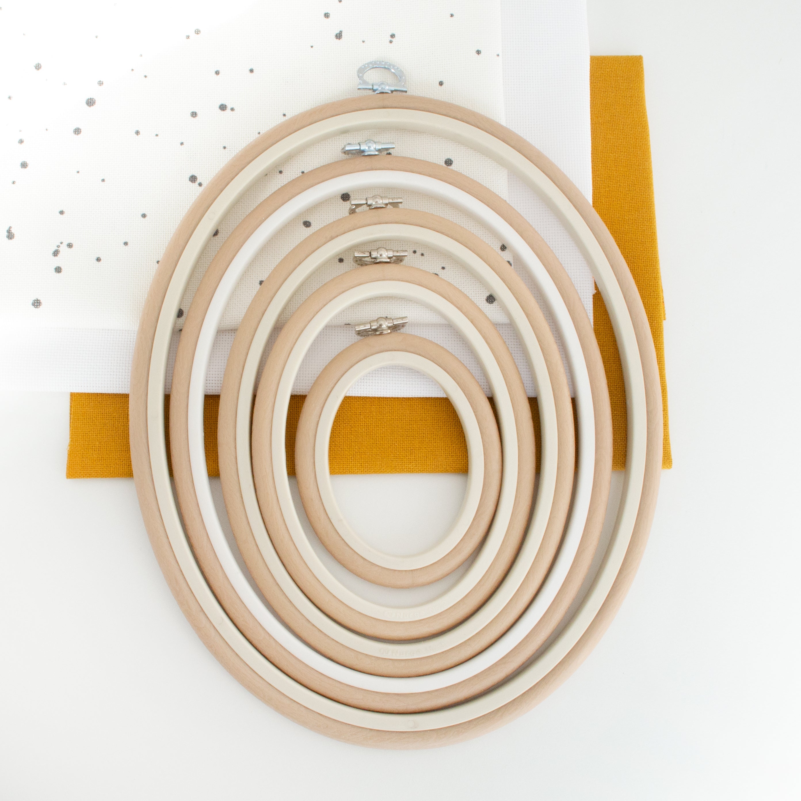 Nurge Oval Flexi Hoop Frame (Beige): Your Refined Embroidery Companion
