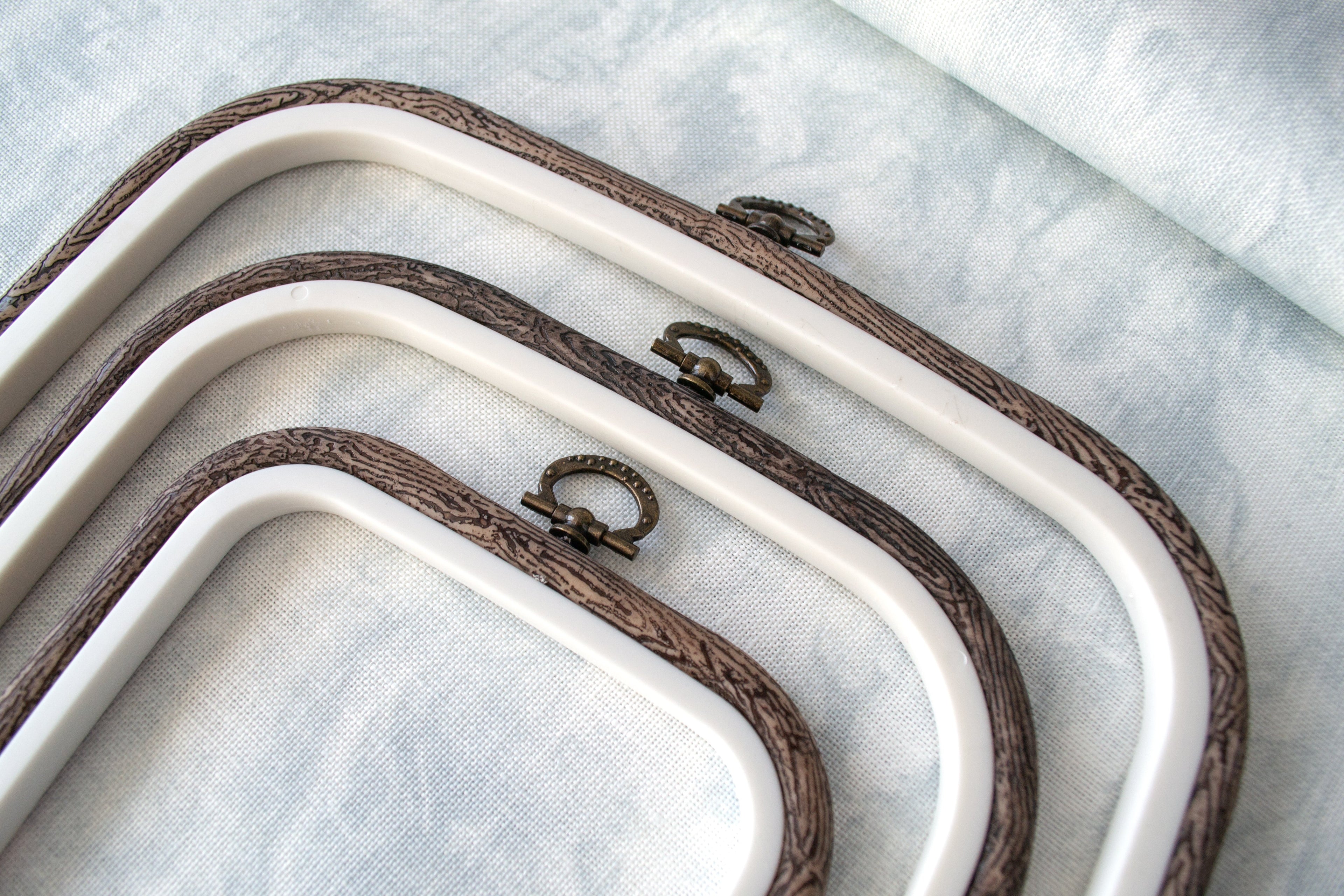 Nurge Square Flexi Hoop Frame in Dark Brown: Elegance and Functionality for Your Embroidery Projects