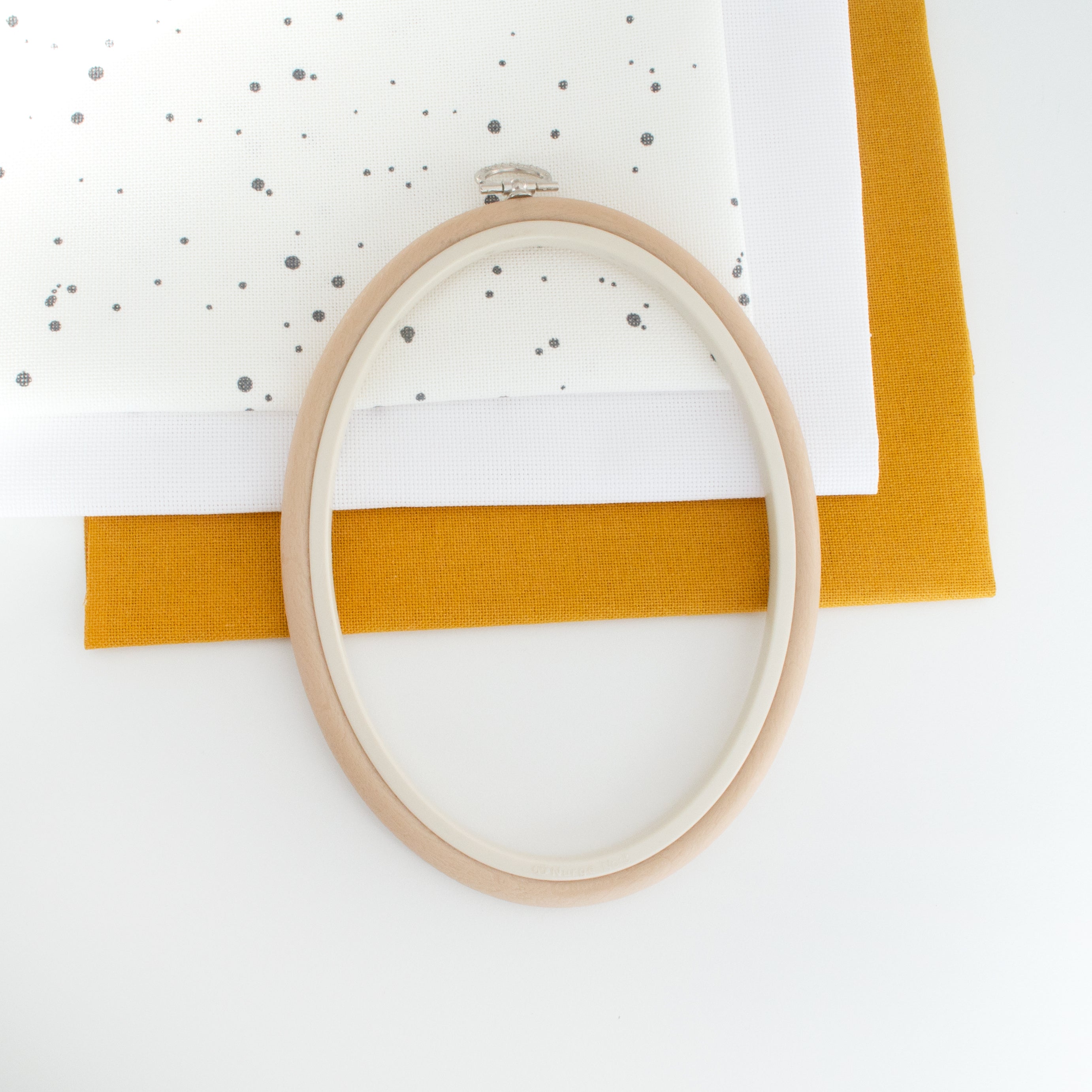Nurge Oval Flexi Hoop Frame (Beige): Your Refined Embroidery Companion