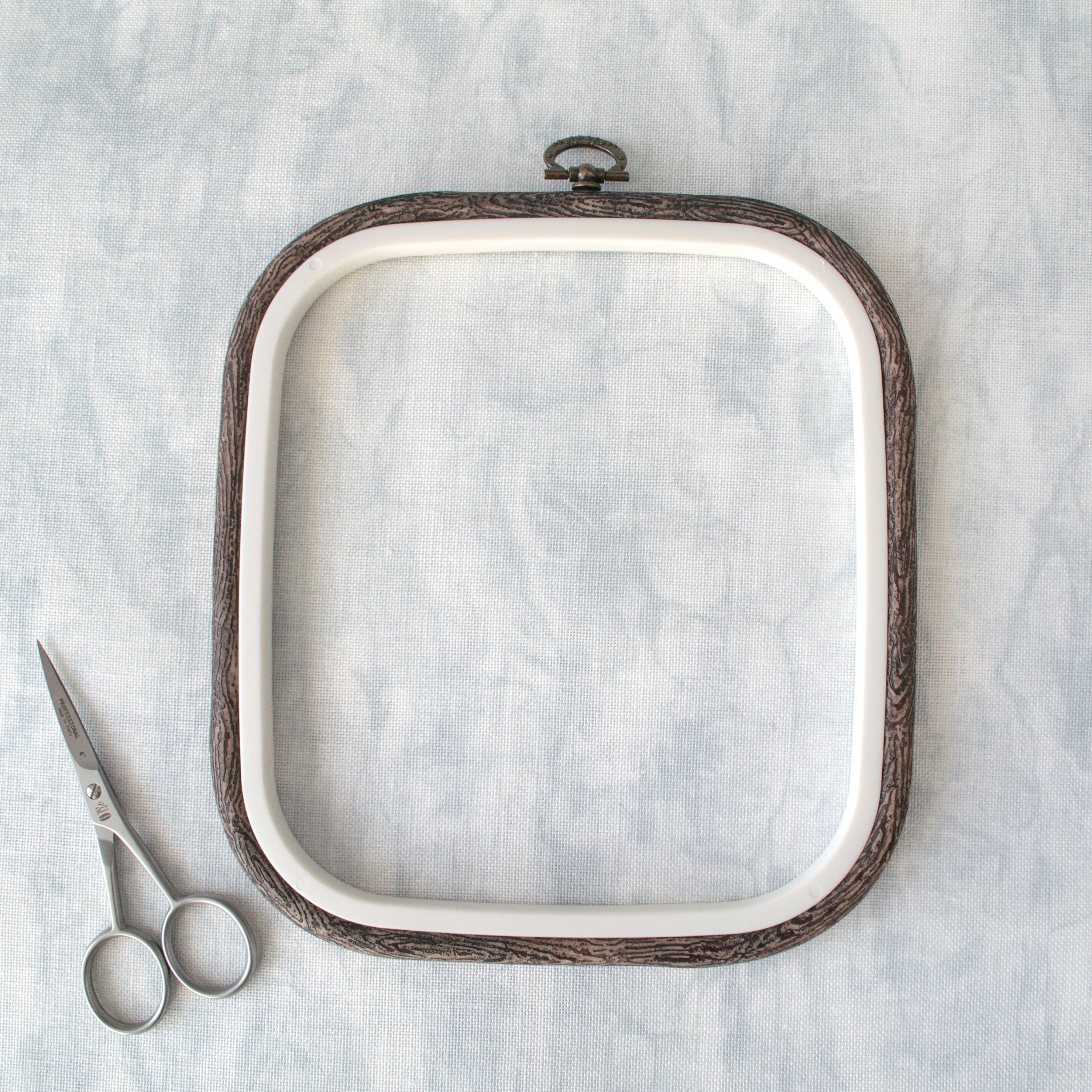 Nurge Square Flexi Hoop Frame in Dark Brown: Elegance and Functionality for Your Embroidery Projects
