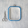 Cadre à broder carré flexible Nurge bleu vif : Sublimez vos créations de broderie