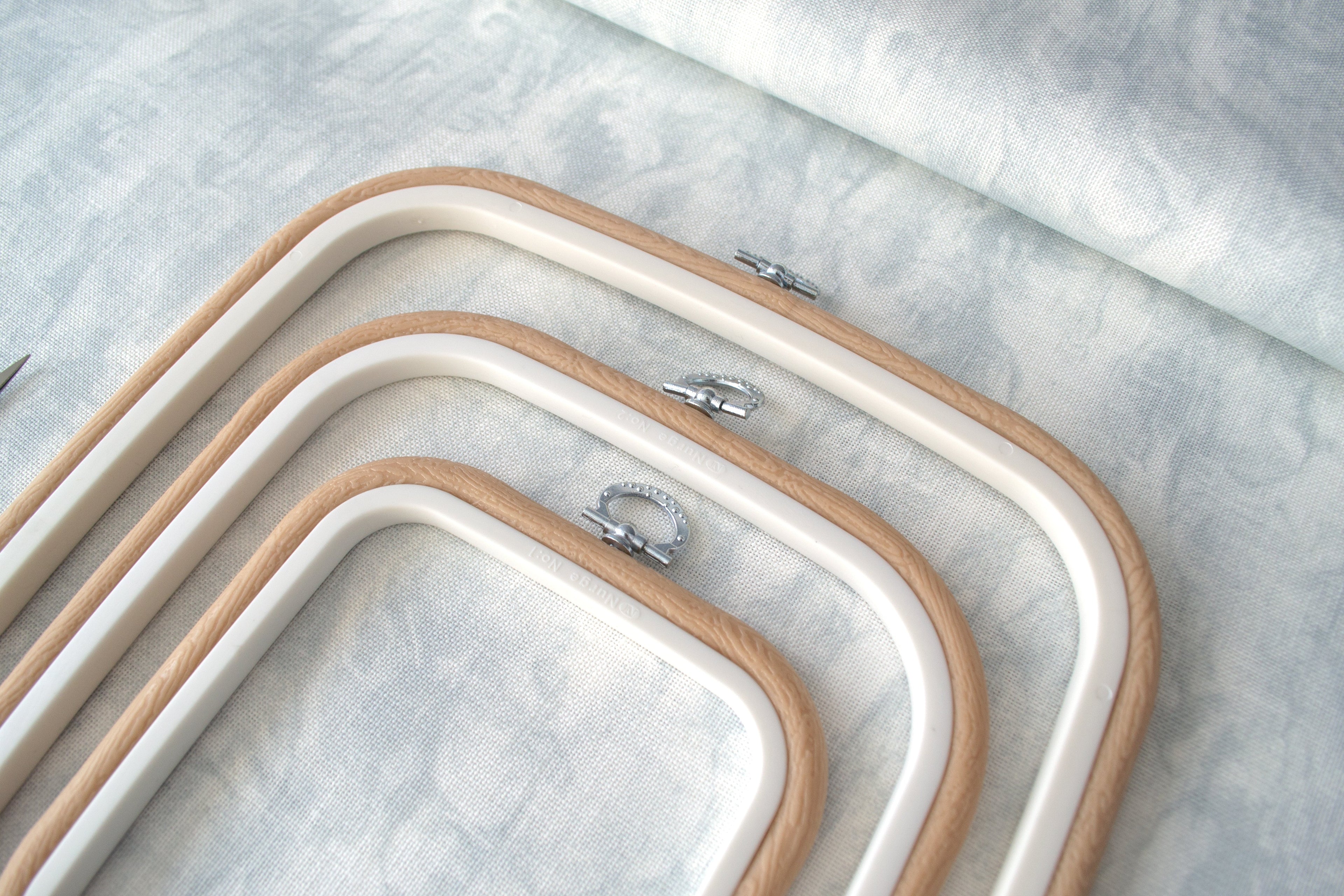 Lunettes à monture carrée flexible Nurge couleur beige : Élégance et fonctionnalité