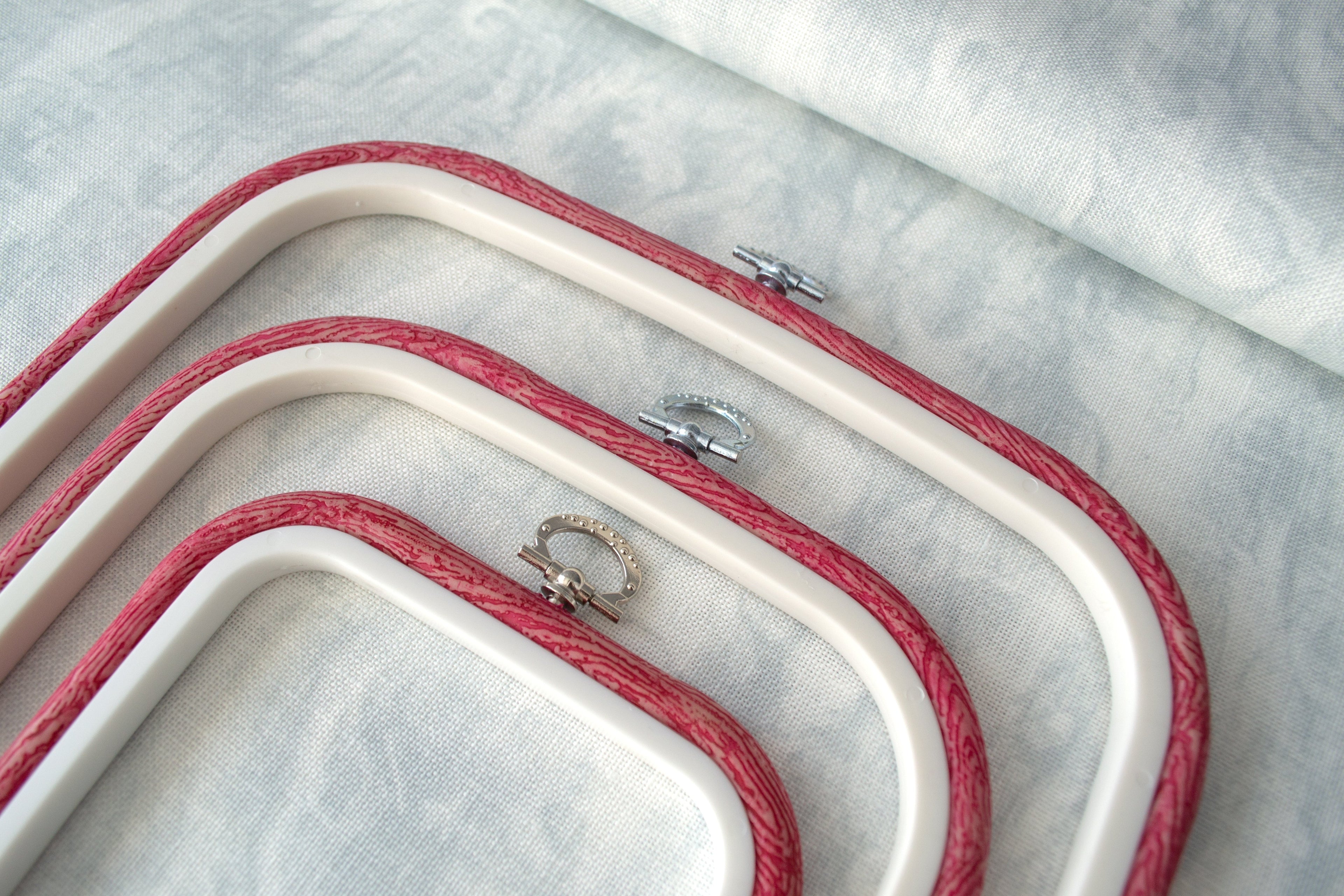 Nurge Square Flexi Hoop Frame in Red: Elevate Your Embroidery with Vibrant Color